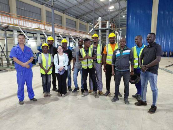 國(guó)外多哥地區(qū)100T/D大豆膨化榨油成套設(shè)備